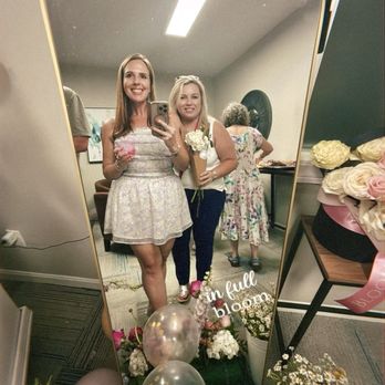 Bloom Flower Bar - The Photo Booth kinda moment - Floral Designers Near Me