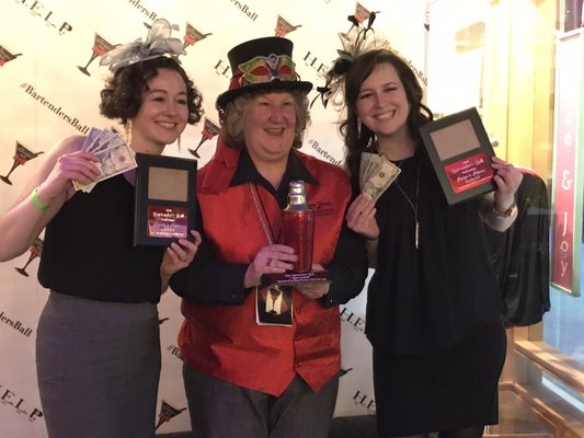 Silver Corner Bar by null