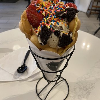 Green Spot Cafe - Icecream waffle sundae - Desserts Near Me - Ridgewood, New York