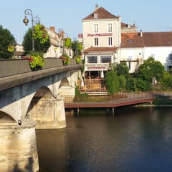 Hôtel des Barris - Overview on restaurant.