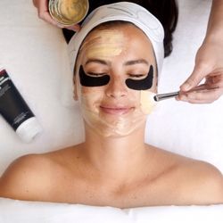 Glow Skin Bar RI - Completely customized treatments every time.