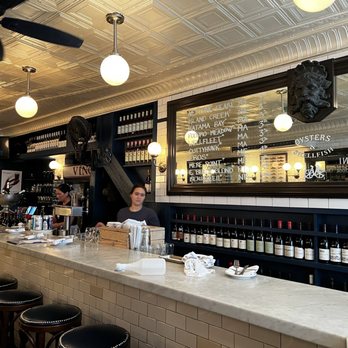 Neptune Oyster - Inside - Seafood Near Me - Boston, Massachusetts