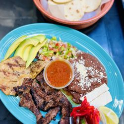 Yuri Latin Cuisine - CARNE ASADA, CHULETA, LONGANIZA, Y MÁS!