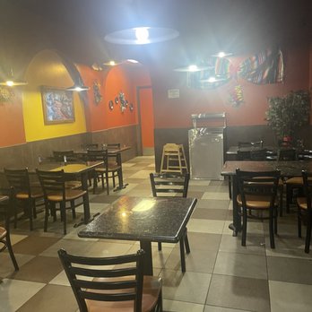 Roberto's Taco Shop - tables and chairs - Mexican Near Me - Las Vegas, Nevada