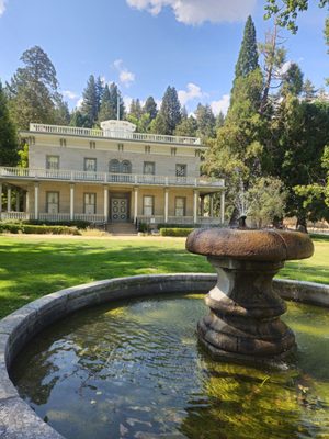 Bowers Mansion by null