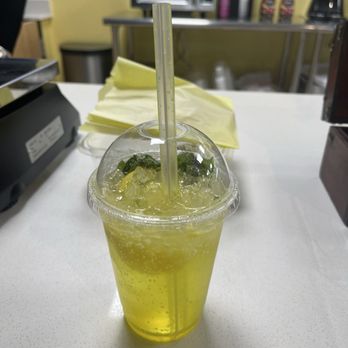 Z Cream and Bean - Fresh Pineapple Mojito - Coffee & Tea Near Me - Millcreek, Utah Z Cream and Bean - Fresh Pineapple Mojito - Coffee & Tea Near Me - Millcreek, Utah