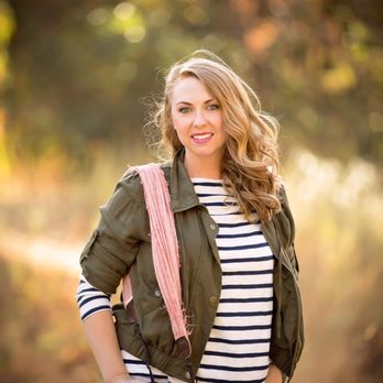 Heidi Grace Photography - Hi! I'm Heidi with Heidi Grace Photography - Session Photography Near Me Heidi Grace Photography - Hi! I'm Heidi with Heidi Grace Photography - Session Photography Near Me