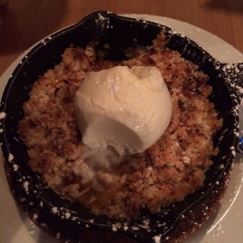 Bear Street Tavern - The marvelous peach-apple scrumble with vanilla ice!! - Pizza Near Me - Banff, Alberta Bear Street Tavern - The marvelous peach-apple scrumble with vanilla ice!! - Pizza Near Me - Banff, Alberta
