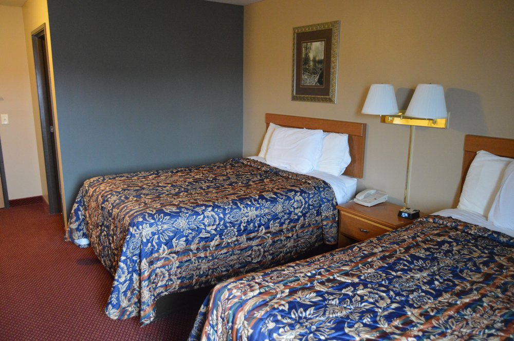 AMERIVU INN & SUITES Updated August 2024 14 Photos 1710 S Main St