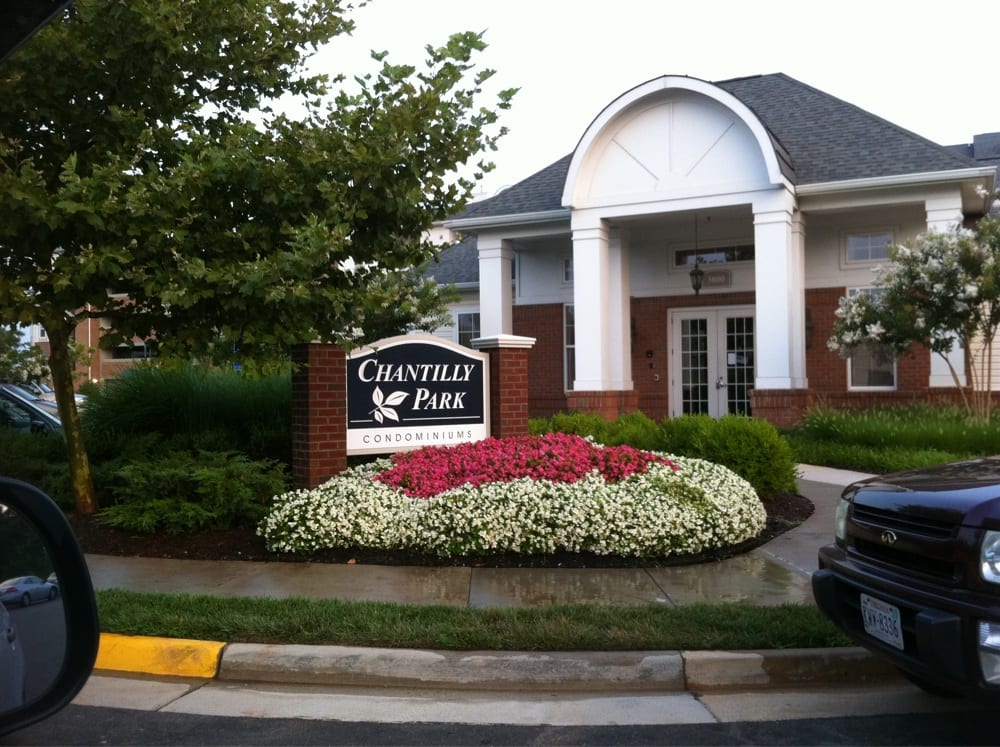 CHANTILLY PARK CONDOMINUMS Updated October 2024 3830 Lightfoot St