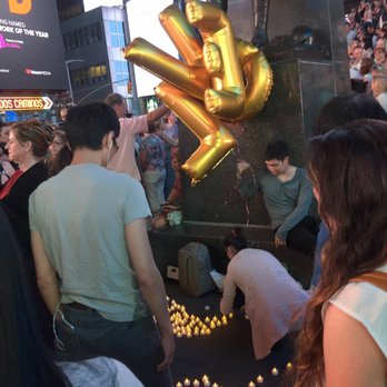 Times Square - Marriage proposals happen here often (this one got shut down before he even popped the question) - Landmarks & Historical Buildings Near Me - New York, New York Times Square - Marriage proposals happen here often (this one got shut down before he even popped the question) - Landmarks & Historical Buildings Near Me - New York, New York