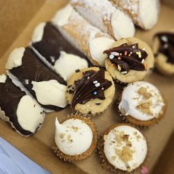 Giovannis Italian Bakery and Deli
