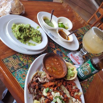 La Parrilla - Guacamole, Cadillac Margarita, Indio Beer and Mariachi (mix of tacos). - Tacos Near Me - Cancún, ROO La Parrilla - Guacamole, Cadillac Margarita, Indio Beer and Mariachi (mix of tacos). - Tacos Near Me - Cancún, ROO
