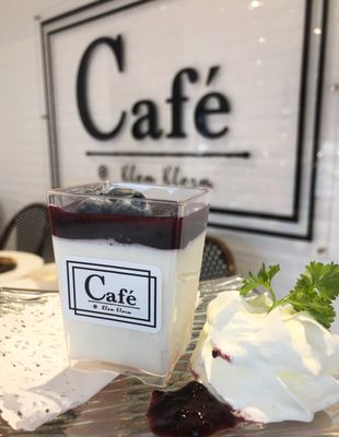 Cafe at Klom Klorm by null