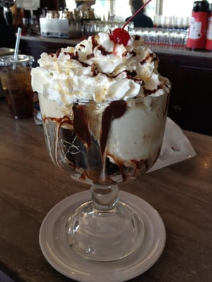 Clinton's Soda Fountain by null