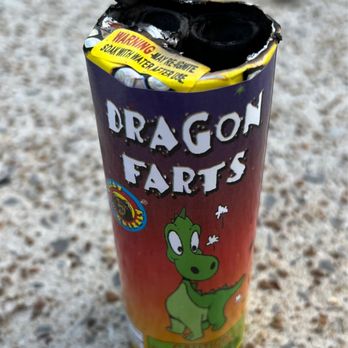 Great Grizzly Fireworks - Dragon Farts: 4 of 5 stars for bang for the buck! My little boy liked this one best so far. - Fireworks Near Me - Cartersville, Georgia
