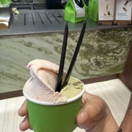 Pistachio & blood orange ice cream Pistachio & blood orange ice cream