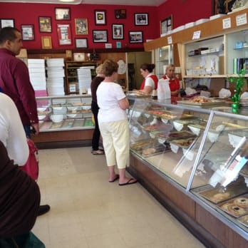 Smith's Bakeries - Saturday in line - Donuts Near Me - Bakersfield, California Smith's Bakeries - Saturday in line - Donuts Near Me - Bakersfield, California