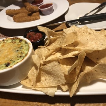 Applebee's Grill + Bar - Spinach artichoke - American Near Me - Harrisburg, Pennsylvania