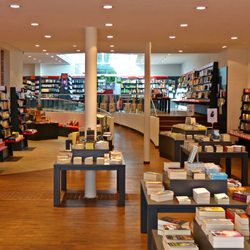LeseZeichen-Buchhandlung - LeseZeichen Aurich Burgstraße 18 26603 Aurich info.aur@lesezeichen-online.de 04941/4214