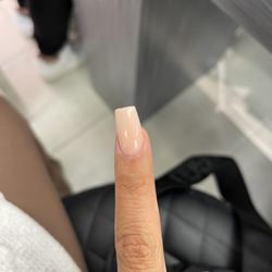 Lee Nails and Spa - Crooked nail.