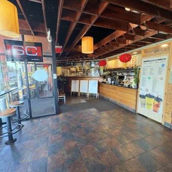 J-Wok Chinese Kitchen - Inside restaurant - Chinese Near Me - Berwyn, Illinois