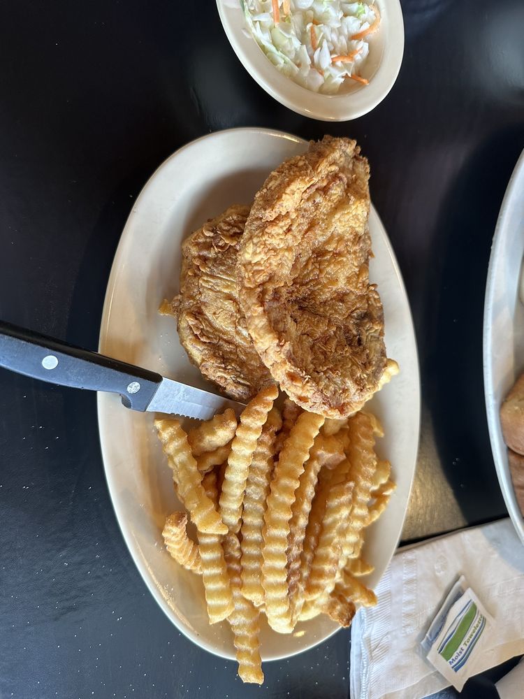 Social spots from Woody's Bar-B-Q