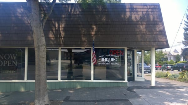 B&E Meats & Seafood by null