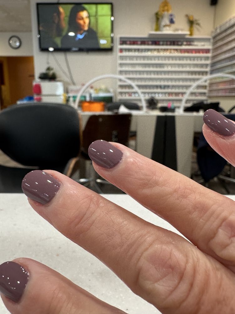 KV Nails Salon Logo