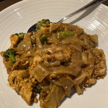 The Connection Thai sushi - 2. Pad See Ew - Thai Near Me - Henderson, Nevada The Connection Thai sushi - 2. Pad See Ew - Thai Near Me - Henderson, Nevada