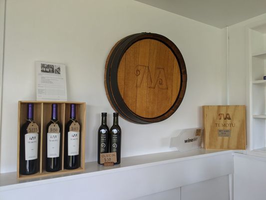 Te Motu Vineyard by null