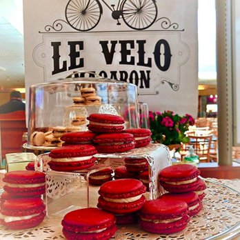 Le Velo Macaron - Red Velvet Macaron by Le Velo Macaron - Macarons Near Me Le Velo Macaron - Red Velvet Macaron by Le Velo Macaron - Macarons Near Me