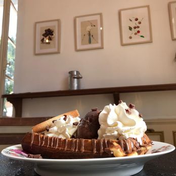 Lily à la Vanille - Gaufre Tout au Choo - Ice Cream & Frozen Yogurt Near Me - Blaye, 33