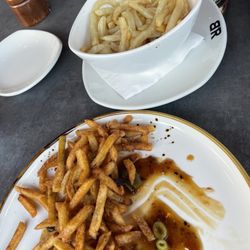 Bâton Rouge Steakhouse & Bar - Over cooked fries and then super under cooked fries