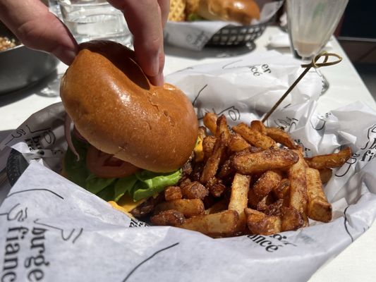 Burger Fiancé by null