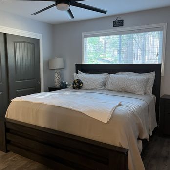 Little Lori's House Cleaning - Master bedroom - Home Cleaning Near Me - Magalia, California Little Lori's House Cleaning - Master bedroom - Home Cleaning Near Me - Magalia, California