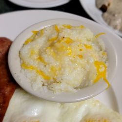 Bill's Diner - Cheese Grits