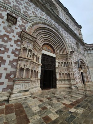 Basilica di Santa Maria di Collemaggio by null