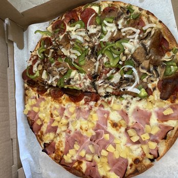 Town Pizza Restaurant - Large 1/2 Hawaiian 1/2 combo - Pizza Near Me - Kittery, Maine Town Pizza Restaurant - Large 1/2 Hawaiian 1/2 combo - Pizza Near Me - Kittery, Maine