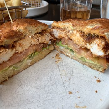 Sophy Hyde Park - The chicken sandwich - Hotels Near Me - Chicago, Illinois