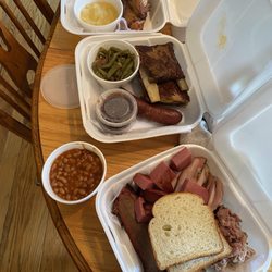 Wolfes Smokehouse And BBQ - Some of each of the meats menu selection back home.  À la Wolfe Platter