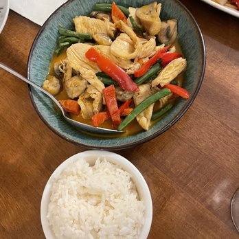 Rice Noodle Thai Eatery - Panang Curry Dinner with Chicken - Thai Near Me - Natick, Massachusetts