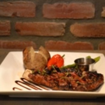 Bistro L'Intercolonial - Photo - Burgers Near Me - Rivière-du-Loup, Quebec Bistro L'Intercolonial - Photo - Burgers Near Me - Rivière-du-Loup, Quebec