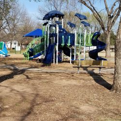 Southern Woods Park - Large playplace