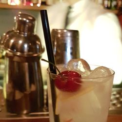 IPo Bar - Tom Collins