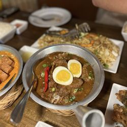Patis & Toyo - chicken adobo / ig: @joyyeats