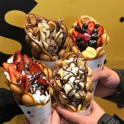 Golden Bubbles - Chocolate banana cappuccino, berrylicious, strawberry dream, banana-Rama ice cream waffles