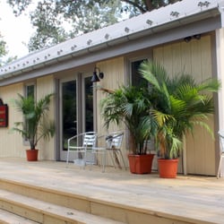 Perigeaux Vineyards & Winery - Tasting room.