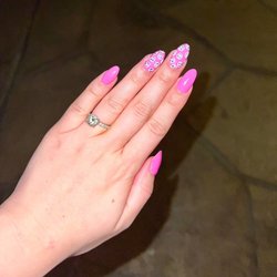 Reign Nail Bar - Happy face