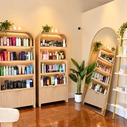 Beauty Lux Salon - AVEDA*Kevin Murphy*Davines